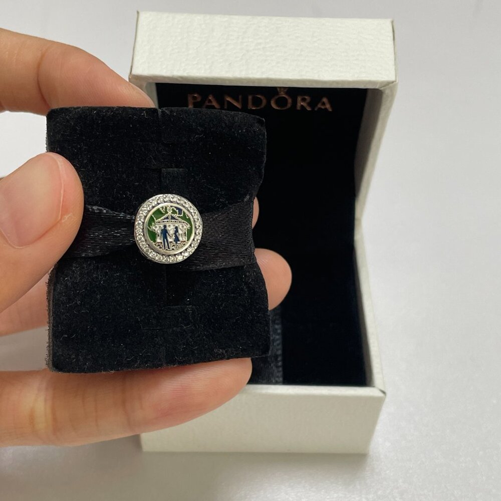 Pandora Peddler's Village Charm